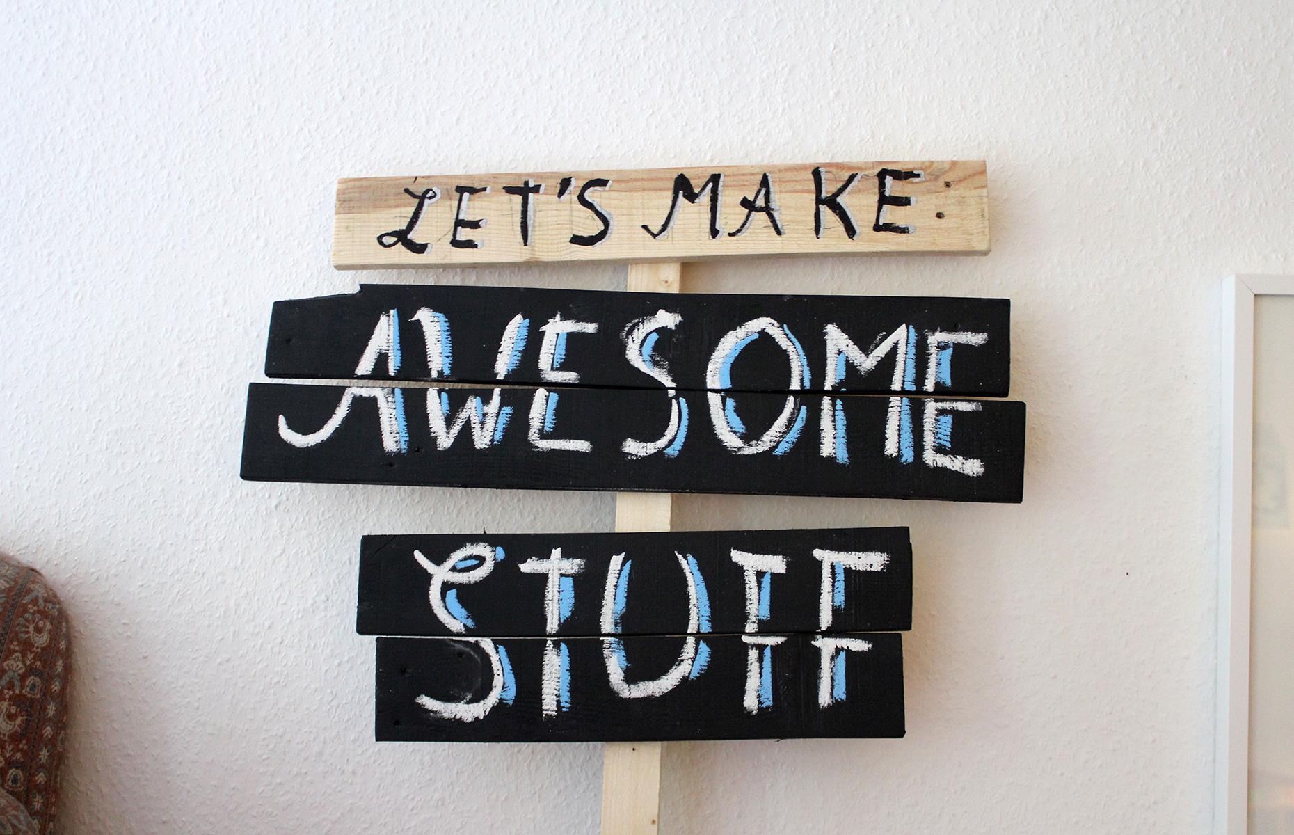 Paint up a pallet signpost